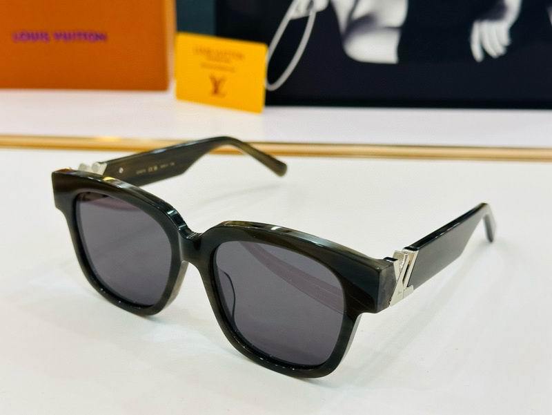 LV Sunglasses 922